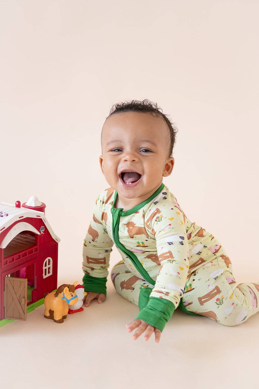 Little Moo Farm (Convertible Zip Footies)