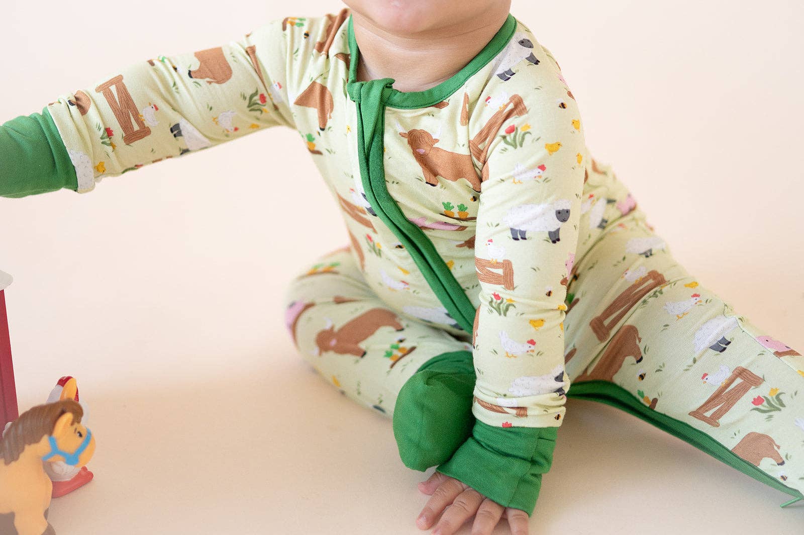 Little Moo Farm (Convertible Zip Footies)